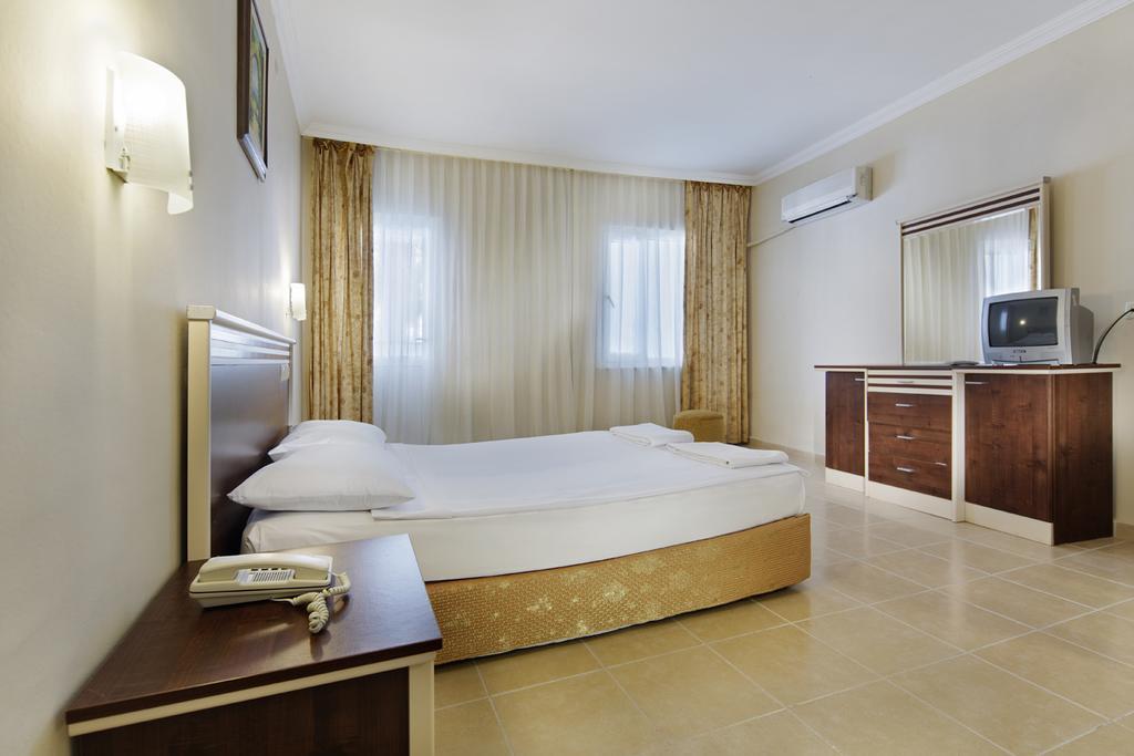 Larissa Beach Club Side Luaran gambar