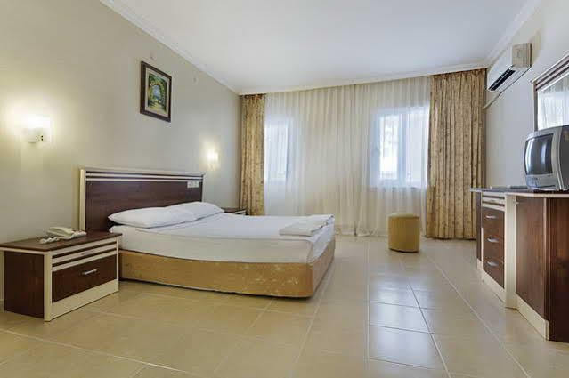 Larissa Beach Club Side Luaran gambar